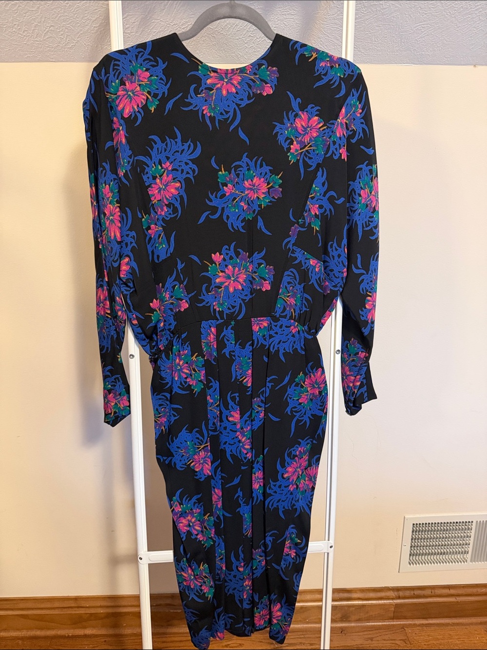 Liz Claiborne VINTAGE rayon dress with pink blue floral print on black - size 6